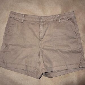Banana Republic Women's Beige And Black Shorts Size 14